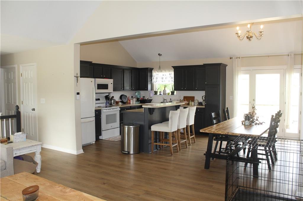 212 Whispering Hills Boulevard Property Photo 9