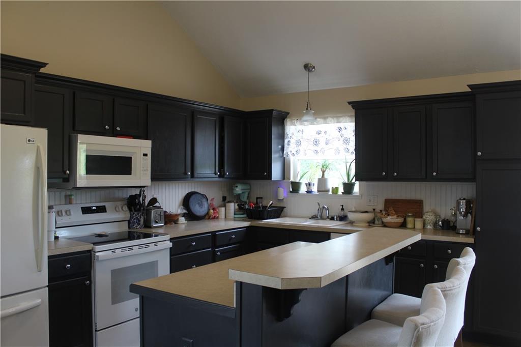 212 Whispering Hills Boulevard Property Photo 10