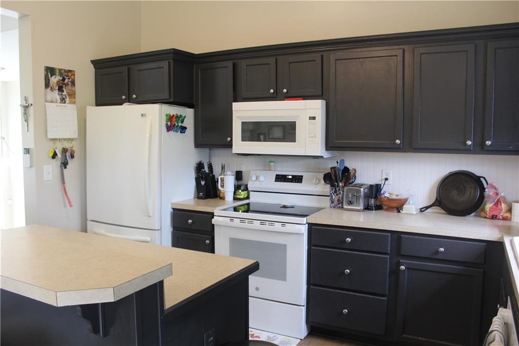 212 Whispering Hills Boulevard Property Photo 11