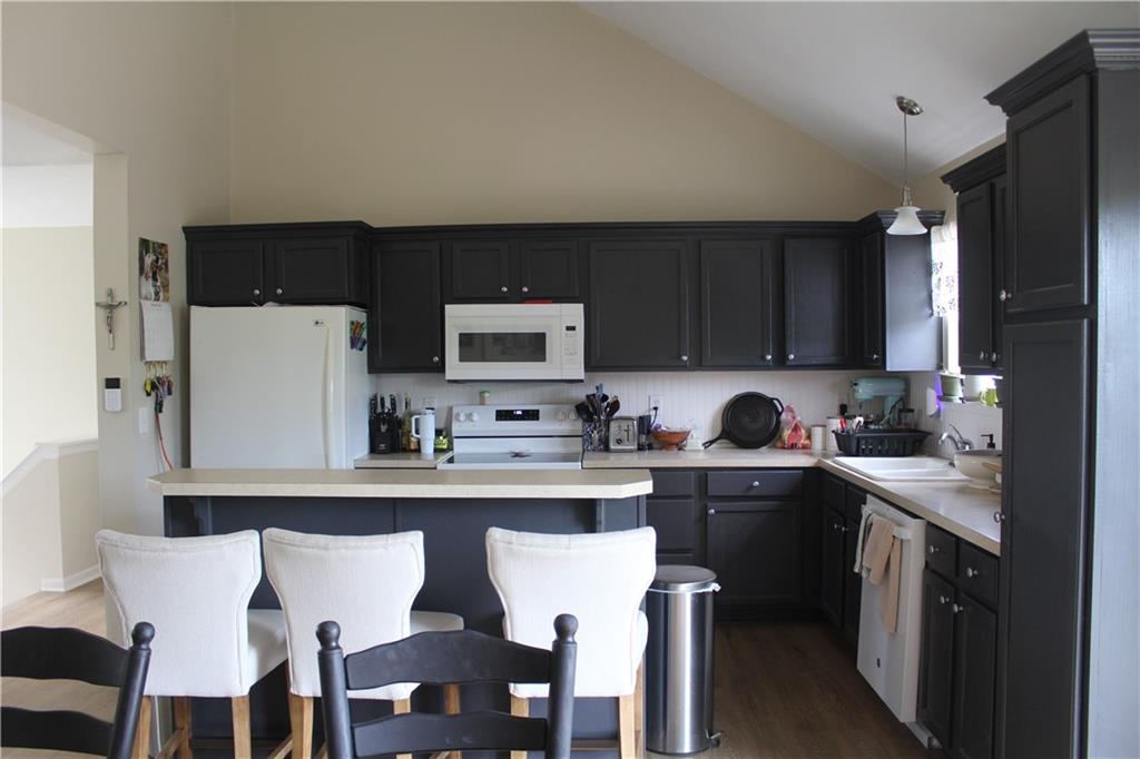 212 Whispering Hills Boulevard Property Photo 12