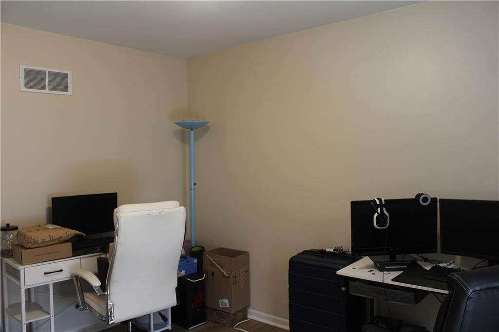 212 Whispering Hills Boulevard Property Photo 31