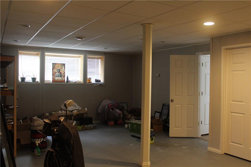 212 Whispering Hills Boulevard Property Photo 34