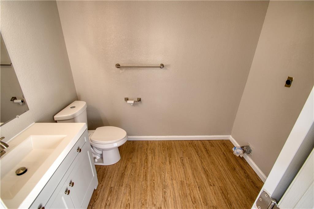 7436 E 115th Terrace Property Photo 4