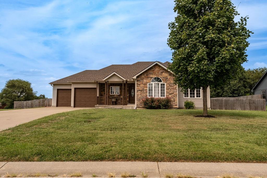 104 Harlequin Drive Property Photo 4