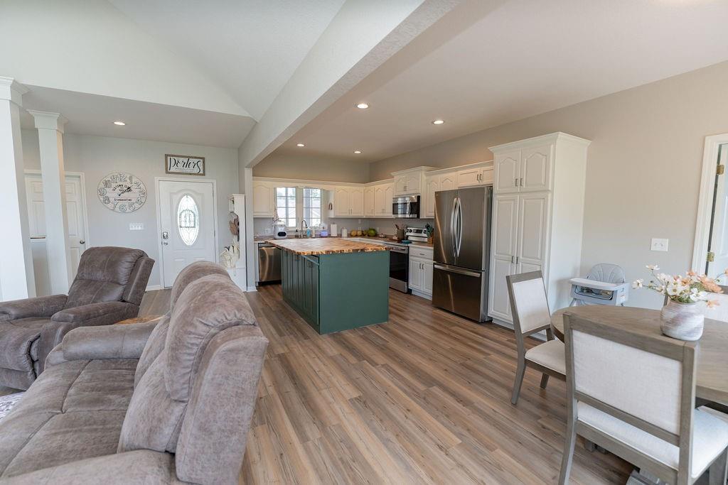 104 Harlequin Drive Property Photo 10