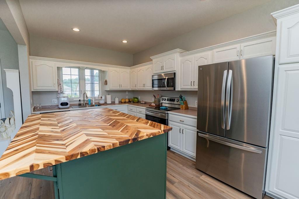104 Harlequin Drive Property Photo 14