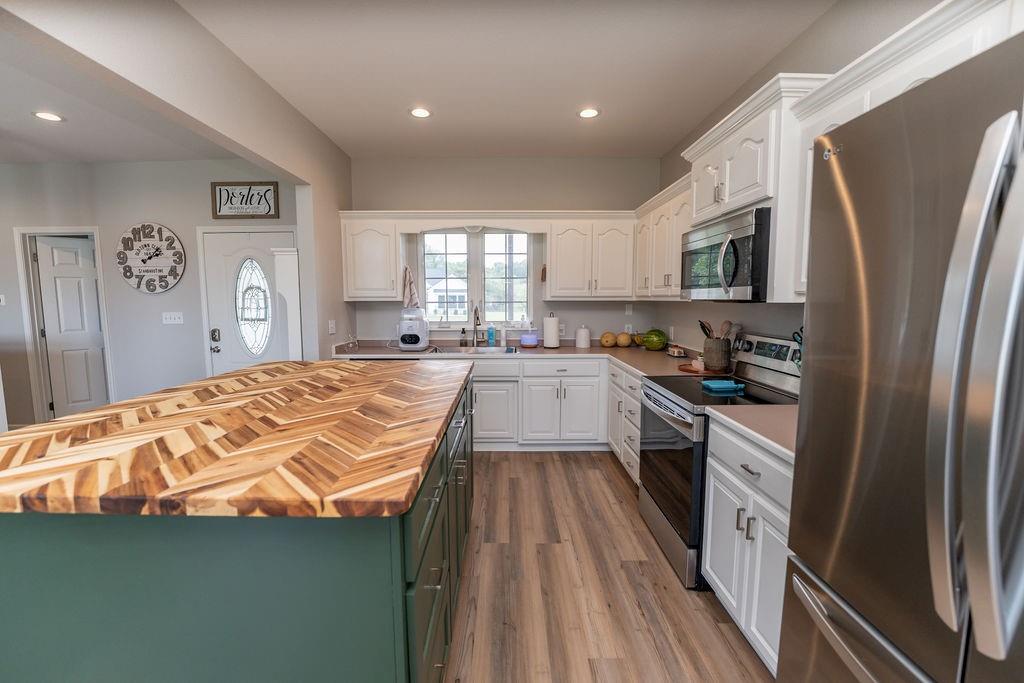 104 Harlequin Drive Property Photo 15