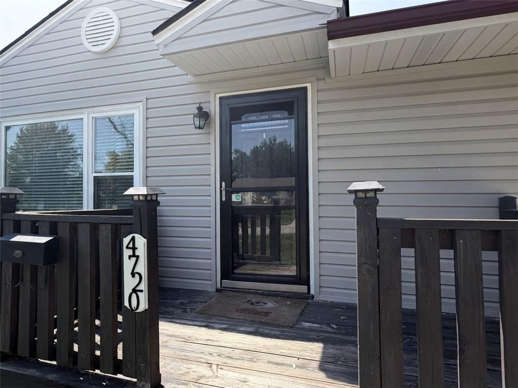 4720 S Crysler Drive Property Photo 3
