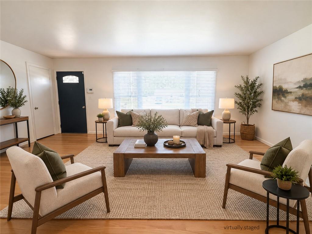4720 S Crysler Drive Property Photo 4