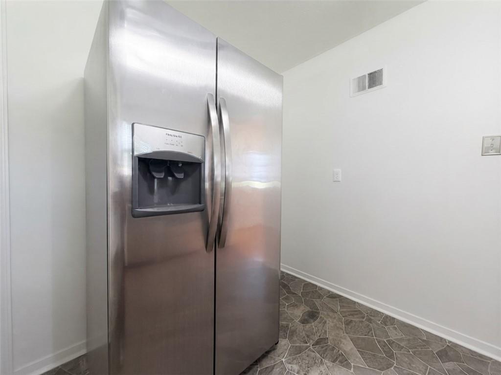 4720 S Crysler Drive Property Photo 11