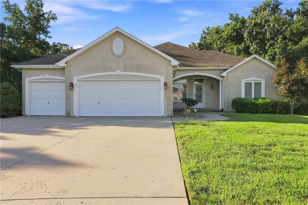 6833 Woodside Avenue Property Photo