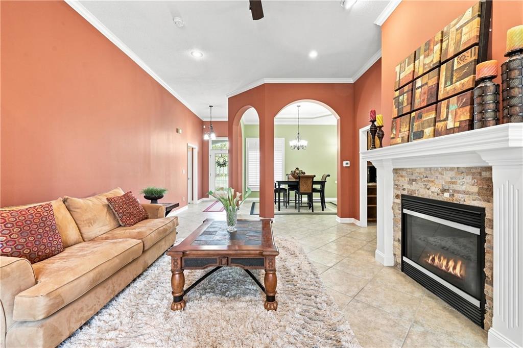 6833 Woodside Avenue Property Photo 4
