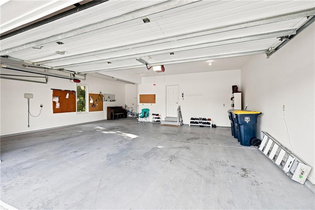 6833 Woodside Avenue Property Photo 6