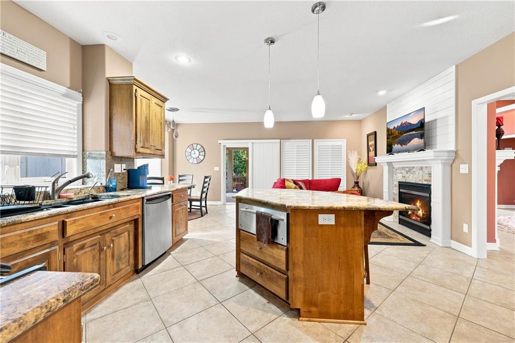 6833 Woodside Avenue Property Photo 8