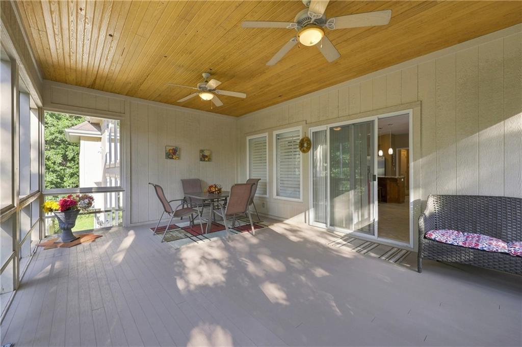 6833 Woodside Avenue Property Photo 12