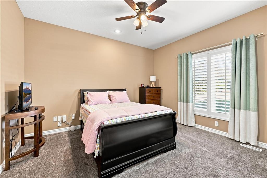 6833 Woodside Avenue Property Photo 18