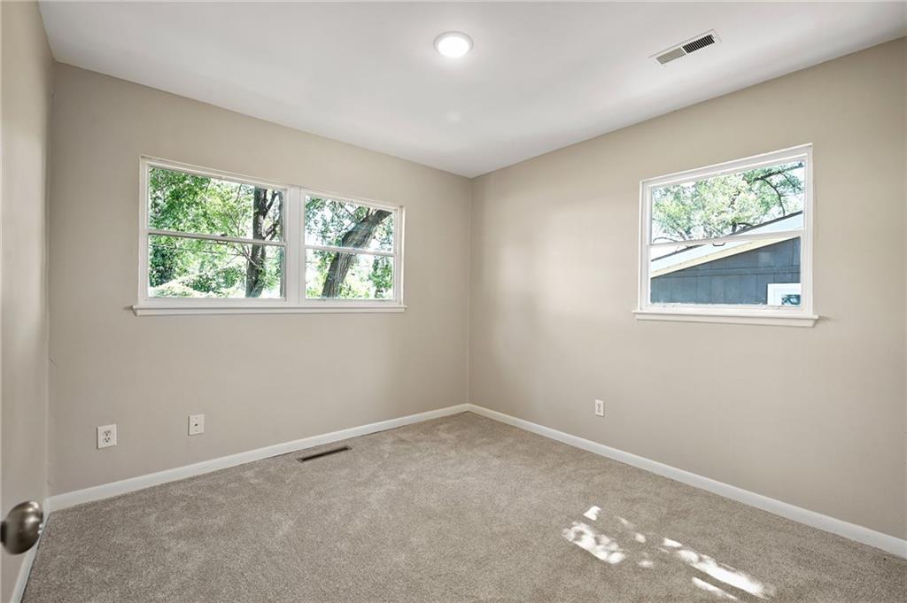 2641 S 51st Terrace Property Photo 12