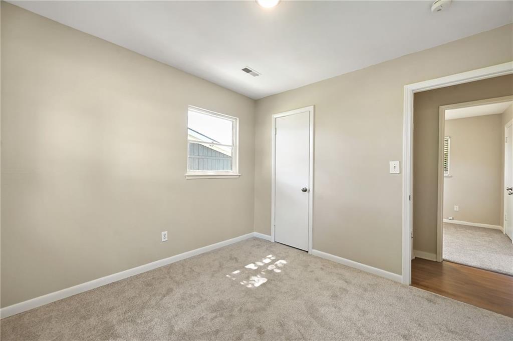 2641 S 51st Terrace Property Photo 15