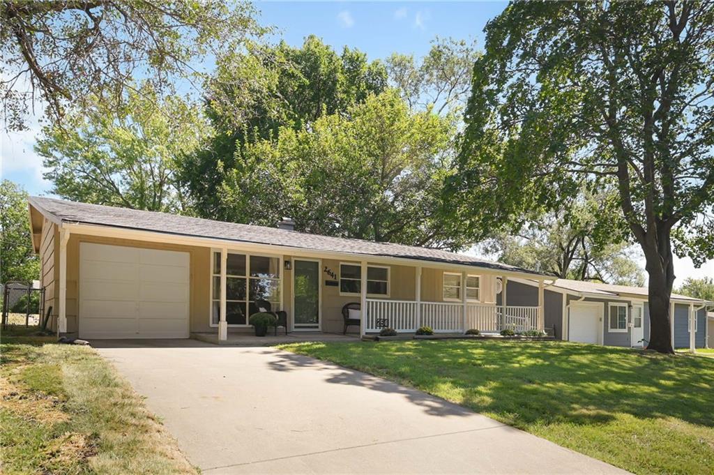 2641 S 51st Terrace Property Photo 18