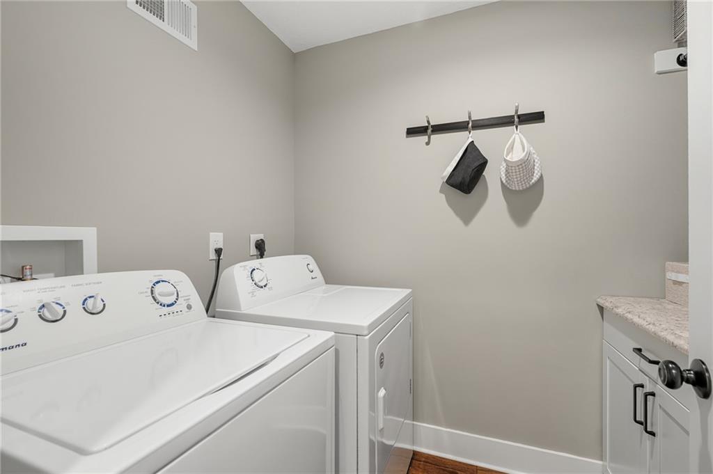 10927 W 99th Place Property Photo 13