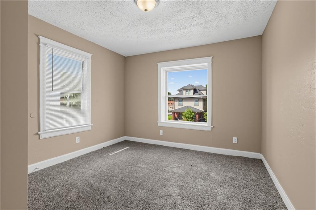 3005 E 32nd Street Property Photo 23