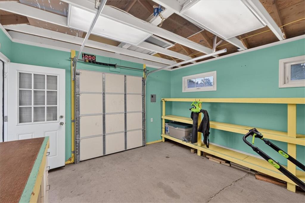 11501 W 68th Street Property Photo 5