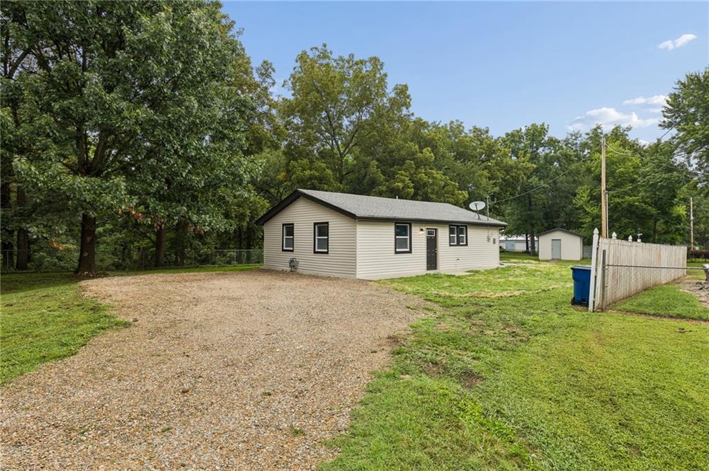 623 E 7th Street Property Photo 2