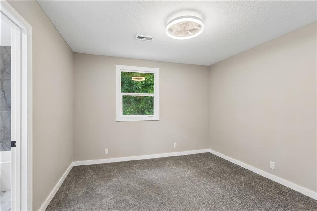 623 E 7th Street Property Photo 10