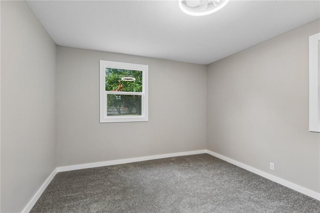 623 E 7th Street Property Photo 14