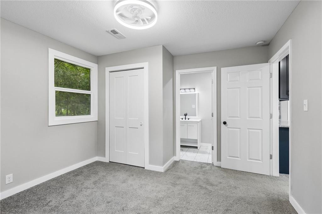623 E 7th Street Property Photo 15