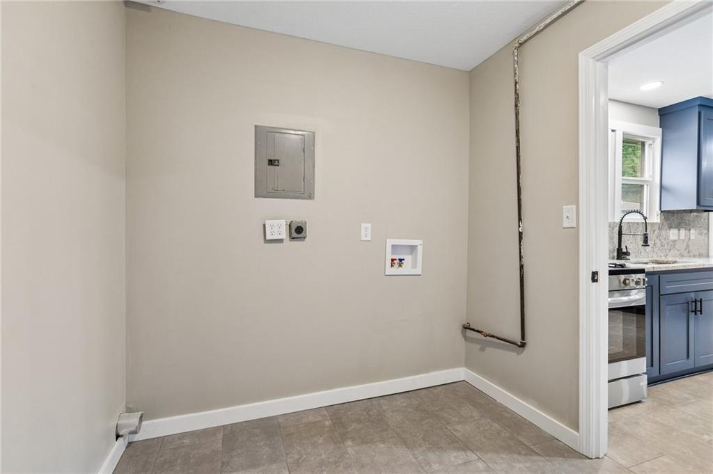 623 E 7th Street Property Photo 19