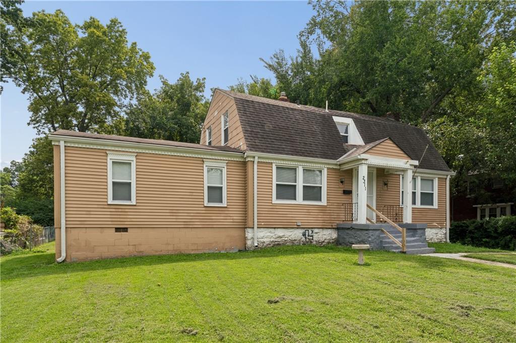 2311 E 73rd Street Property Photo 2