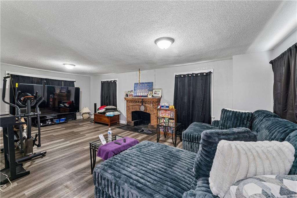 2311 E 73rd Street Property Photo 6