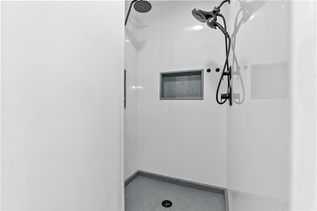 1331 Ne Depot Drive Property Photo 18