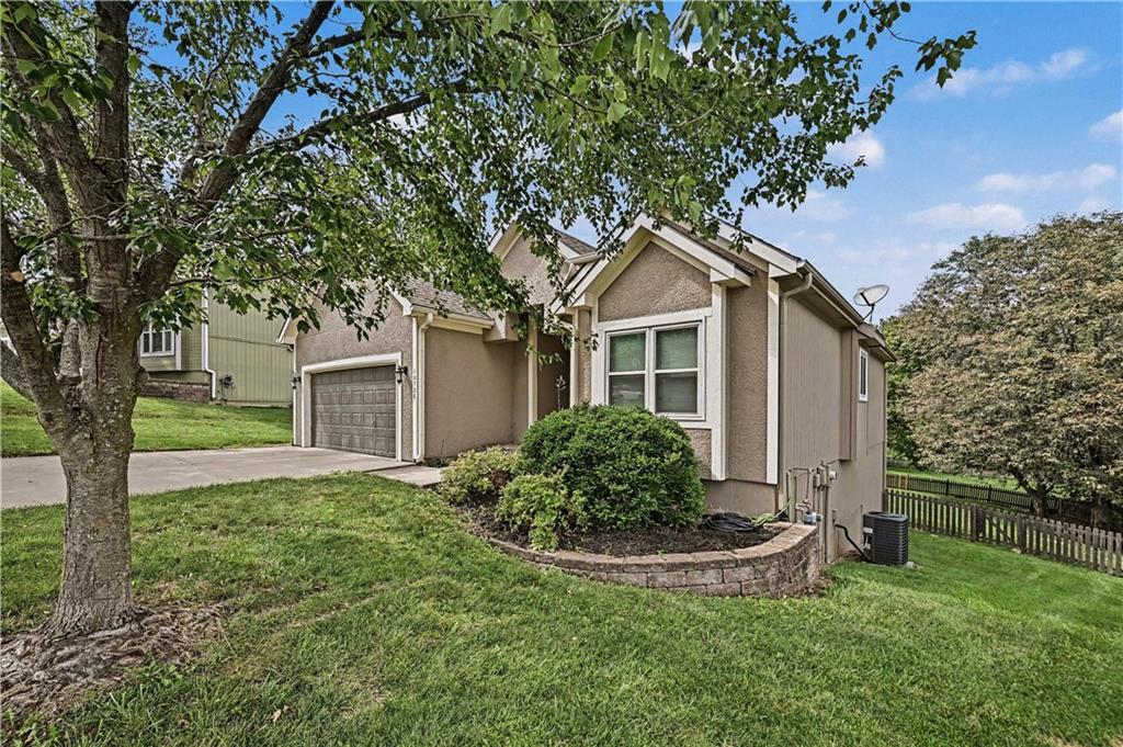 10726 N Tennessee Avenue Property Photo 2