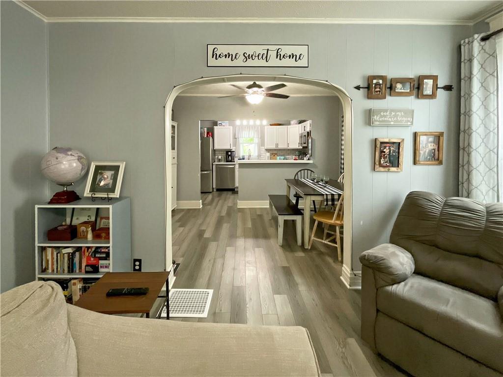 1318 S Carr Avenue Property Photo 6