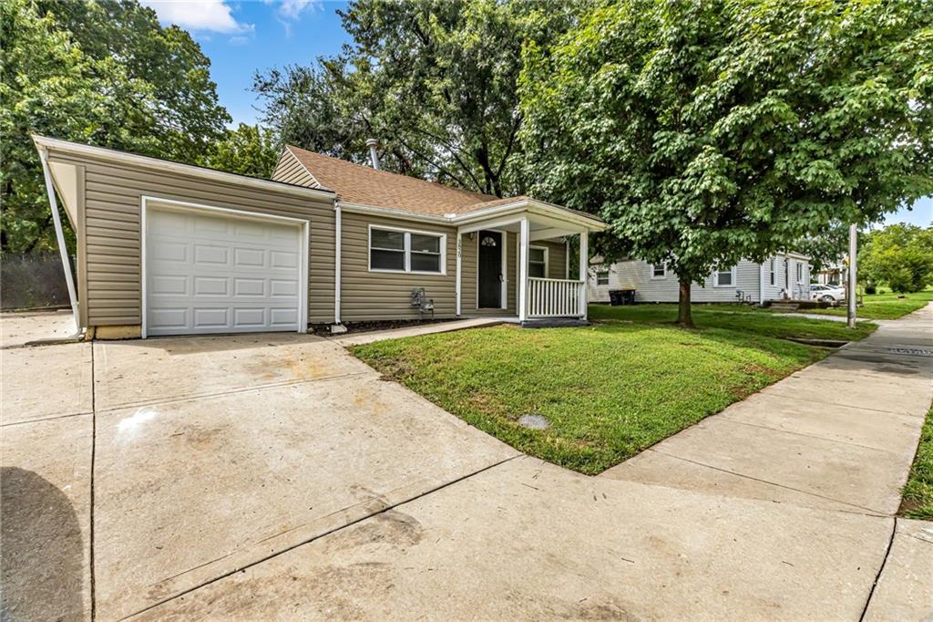 3820 N Brighton Avenue Property Photo