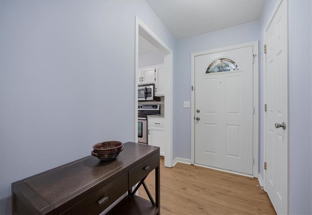 1101 E Northview Street Property Photo 4
