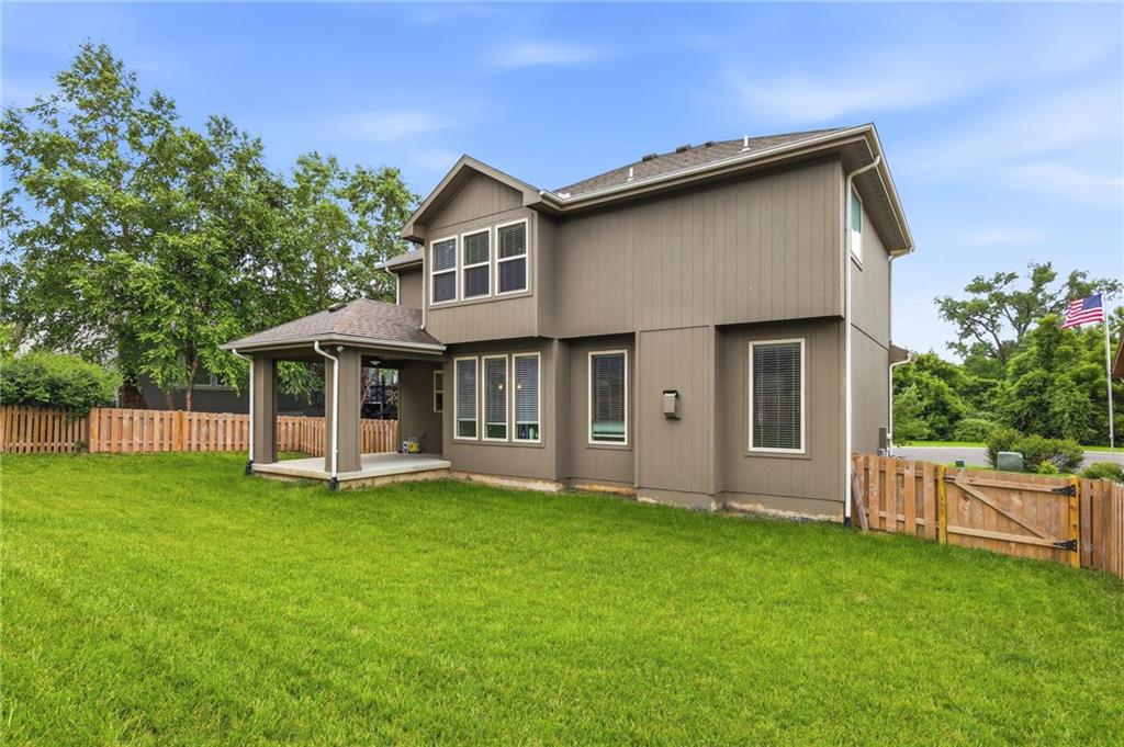 24504 W 80th Place Property Photo 4