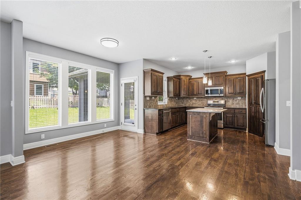 24504 W 80th Place Property Photo 17