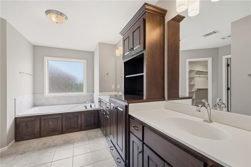 24504 W 80th Place Property Photo 36