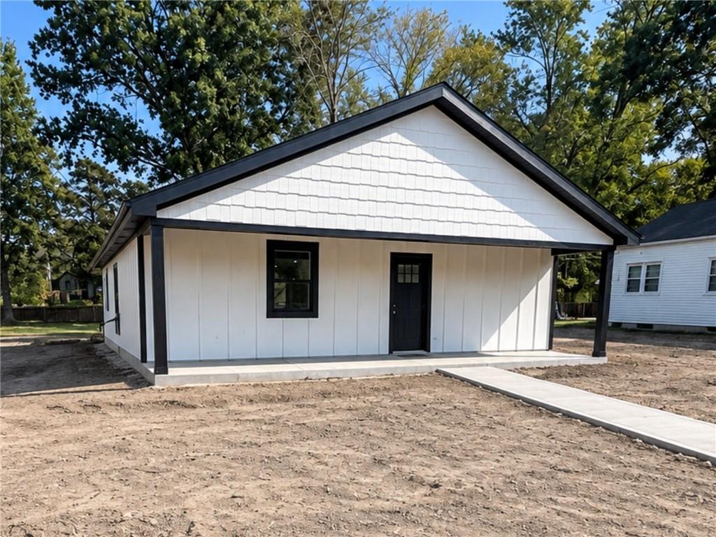 612 W Pine Street Property Photo 4