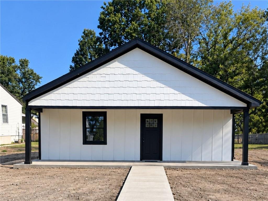 612 W Pine Street Property Photo 5