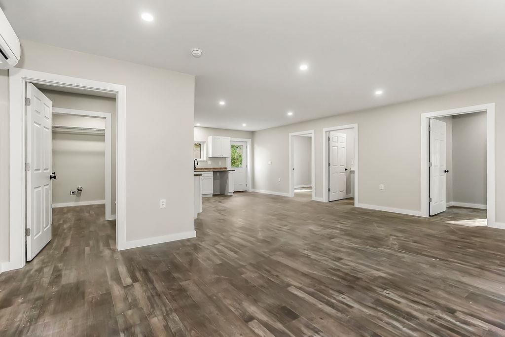 612 W Pine Street Property Photo 9