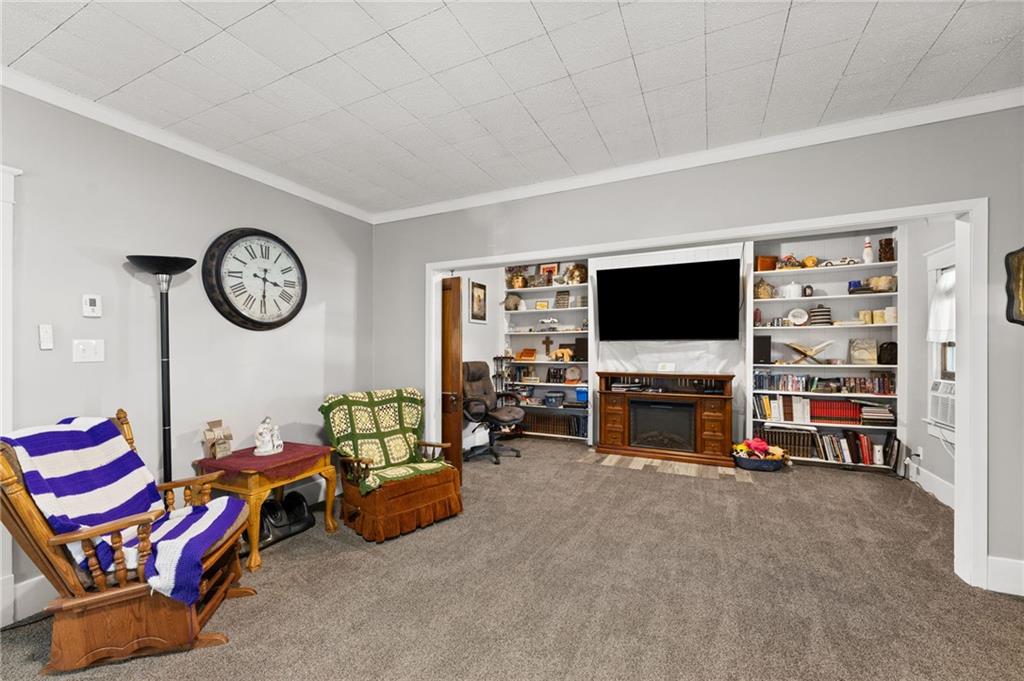 202 N Vine Street Property Photo 7