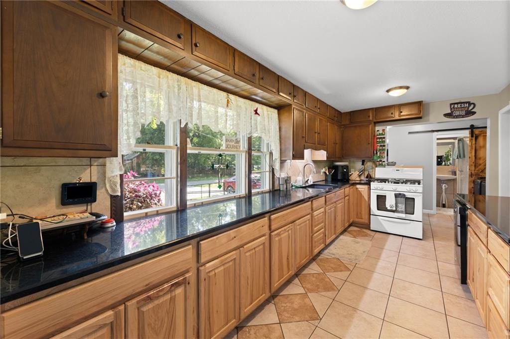 202 N Vine Street Property Photo 14
