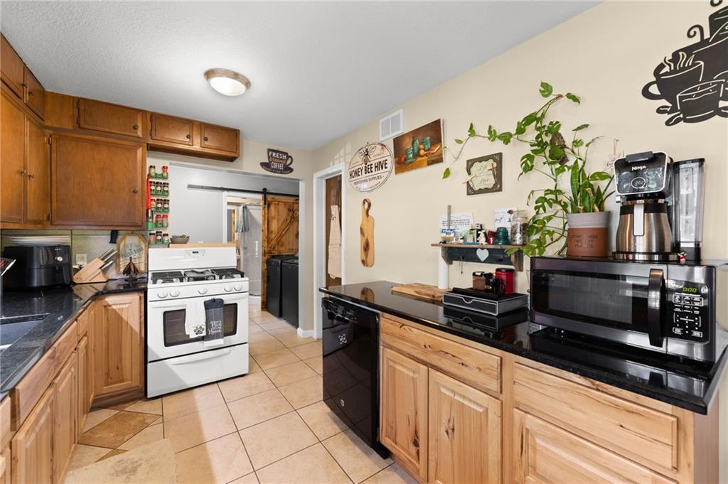 202 N Vine Street Property Photo 15