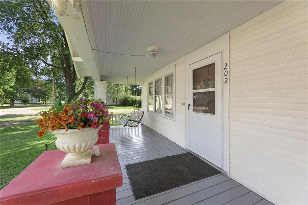 202 N Vine Street Property Photo 34