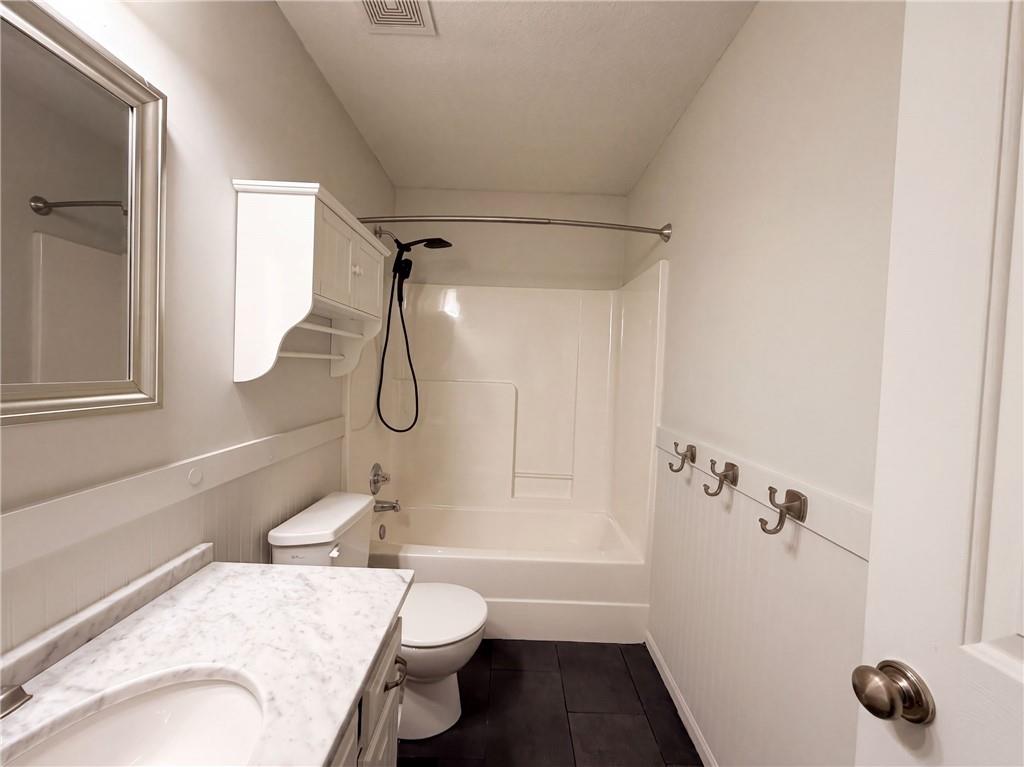403 S Lakeshore Drive Property Photo 8