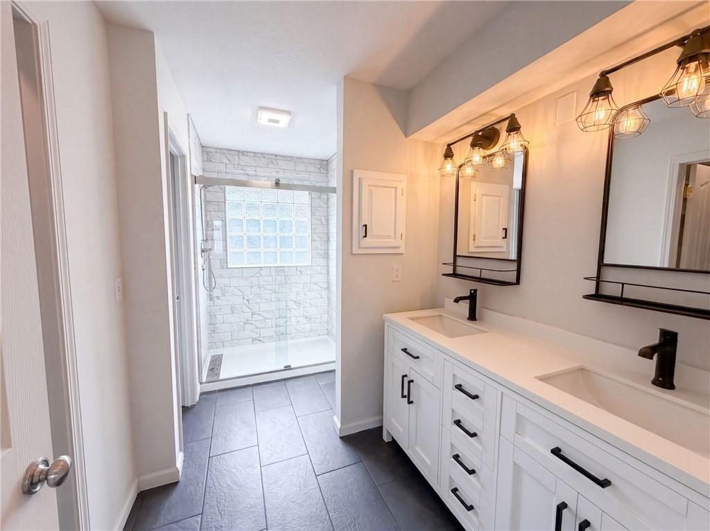 403 S Lakeshore Drive Property Photo 9